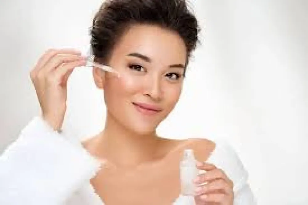 Trenexamin Acid 10%, Ferulic Acid, Kojic Acid Dipalmitate & P-Terowhite Face Serum Pharma Exporters - photograph 2